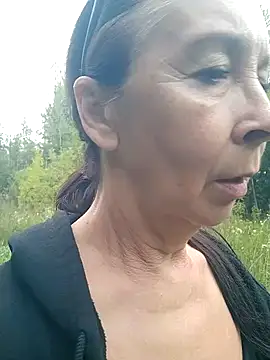 celine_faer1 (F mature) - 👅Lick your nipples👅