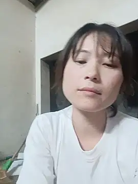 Linda-yiyi live cam on StripChat