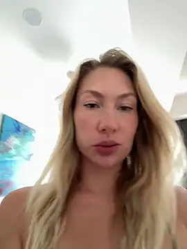 LuisaBecker live sex cam