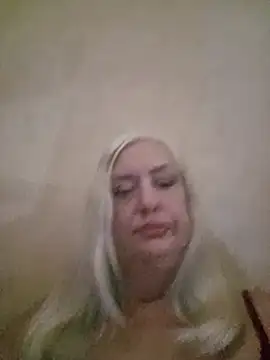 Julia20X live cam on StripChat
