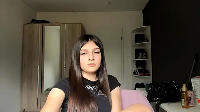 SpanishRooter live cam on StripChat