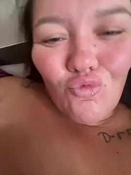 SunnyLeila2101 webcam