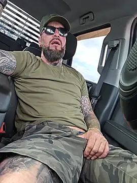 Beardedtattood webcam
