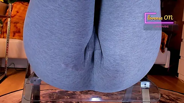 Cameltoe_squirt_inPants webcam