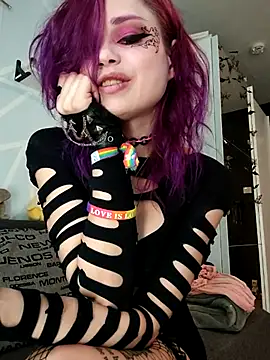 TeenKinkyBanana live sex cam