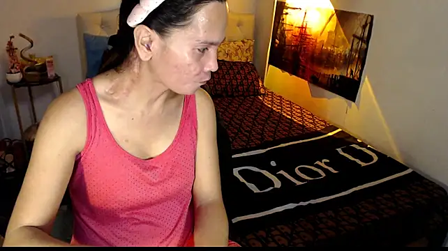 NinaDOM4CUM webcam