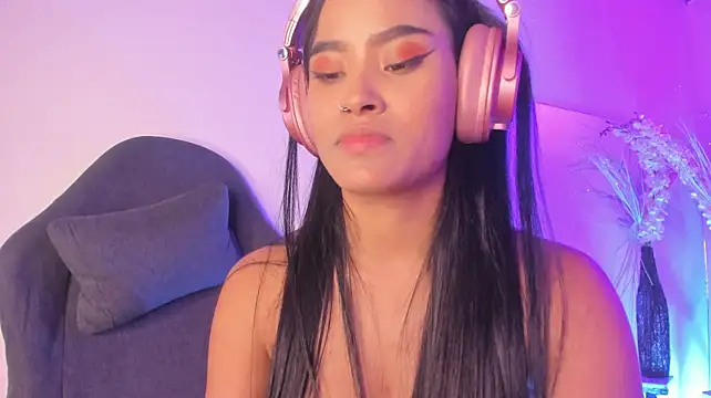Karoll014 webcam