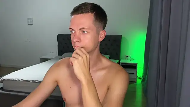 max_shy webcam