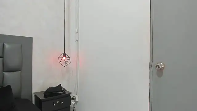 dakota_roussee webcam