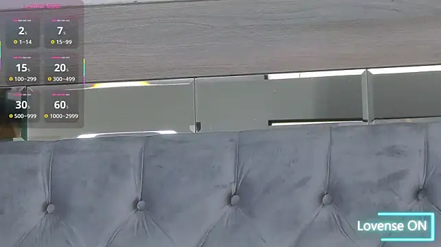 Lorehottie webcam