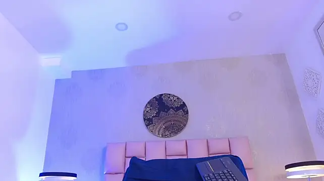 IsabelleDaza webcam
