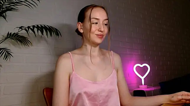 WhitePrincessLuna webcam