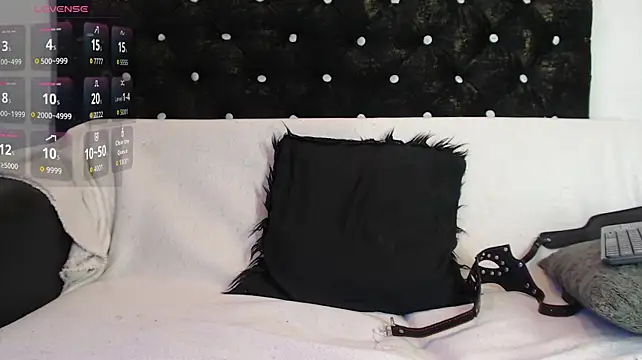 LunaSophiee webcam