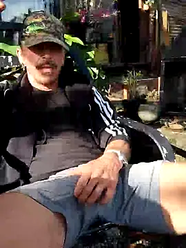 Exhibguy16 webcam