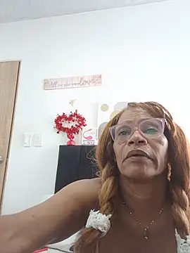BustyMilf_ webcam
