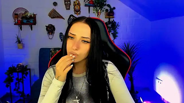 MonicaLowes webcam