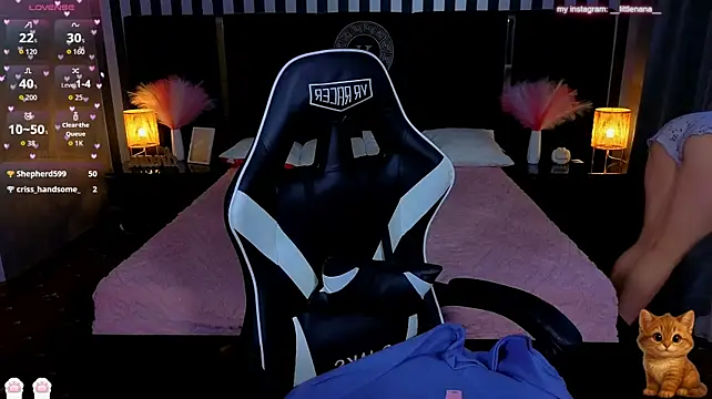 Clumsy_Nana webcam