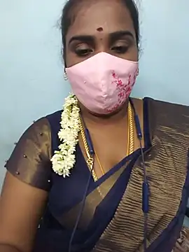 Tamil_riyalini12 😄 online nude chat