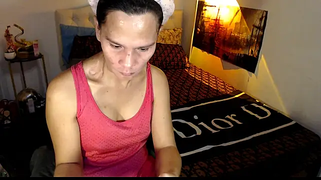 NinaDOM4CUM webcam