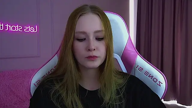 AgataFoxley webcam