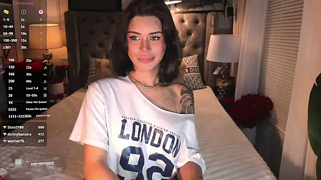ParisianDoll webcam