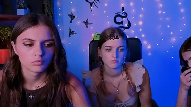 lisa_dark_ webcam