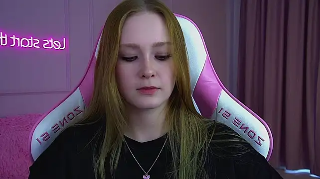 AgataFoxley webcam