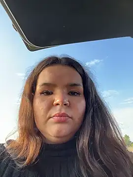 SnowWhiteSin webcam