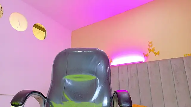 Nascary_Fox webcam