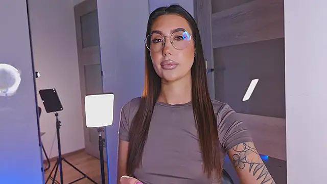 Velina83 webcam
