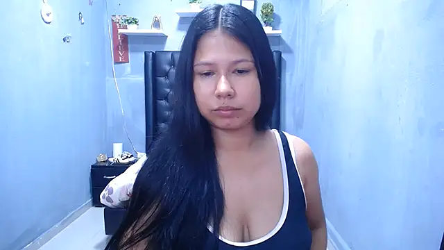 Letty_Plugxo webcam