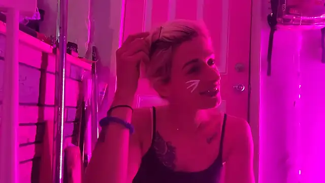 watermellonpussy webcam
