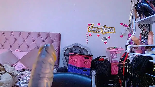 lanaqueen699 webcam