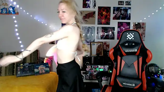 Nica_Kawaii webcam