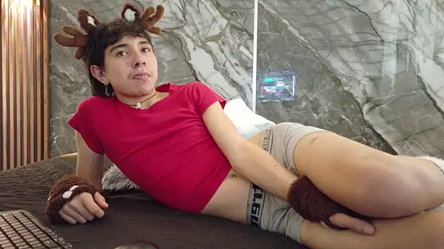 NoahWalker__ webcam