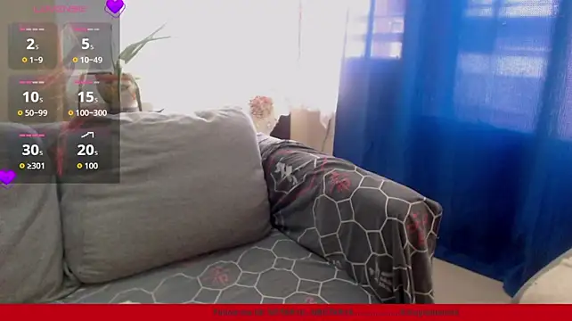 KeyraMenoni webcam