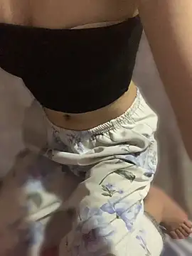 LilyLily68 webcam