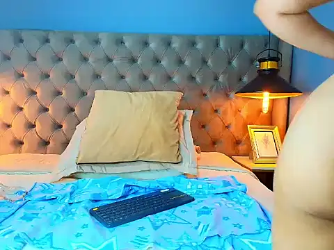 Kyliee_Sweett webcam