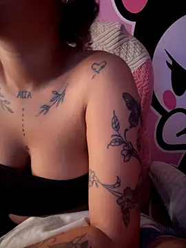 Alisha_LS webcam