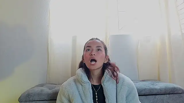 Aura_moons webcam