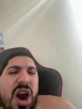 Pollo0215 webcam