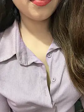 Yours_riya11 webcam