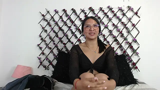 Laura_Edwars webcam