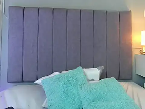 Naomi_H webcam