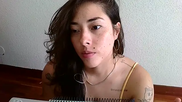 WhoisDanniela webcam
