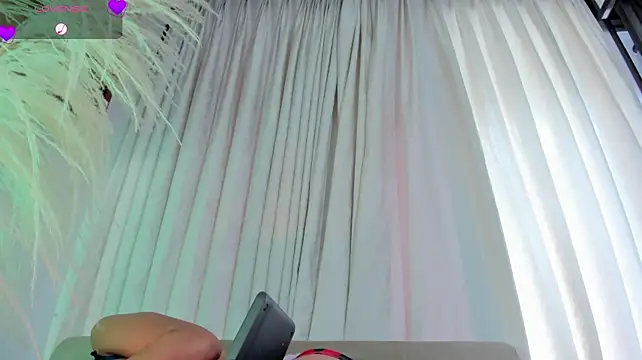 CarolineFyre webcam