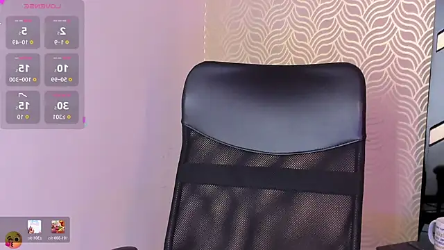 ZaraHaze live cam on StripChat