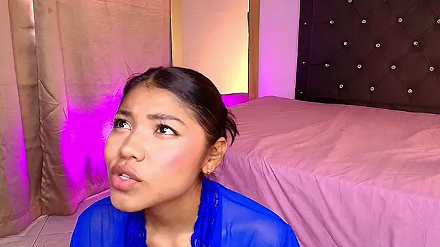 Ari_stone live cam on StripChat