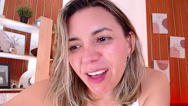 milfsecret69 webcam