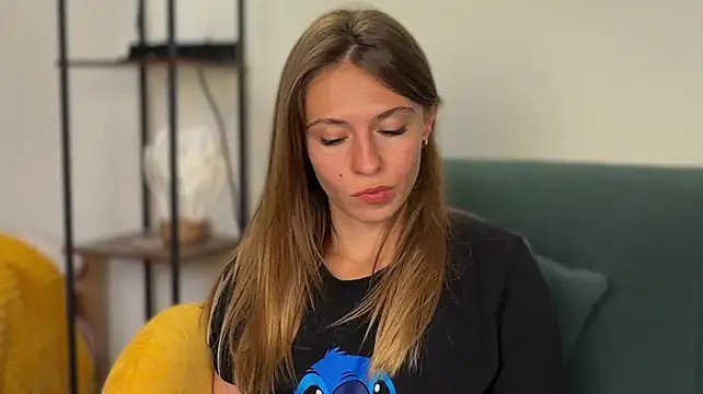 LovelyKatea webcam